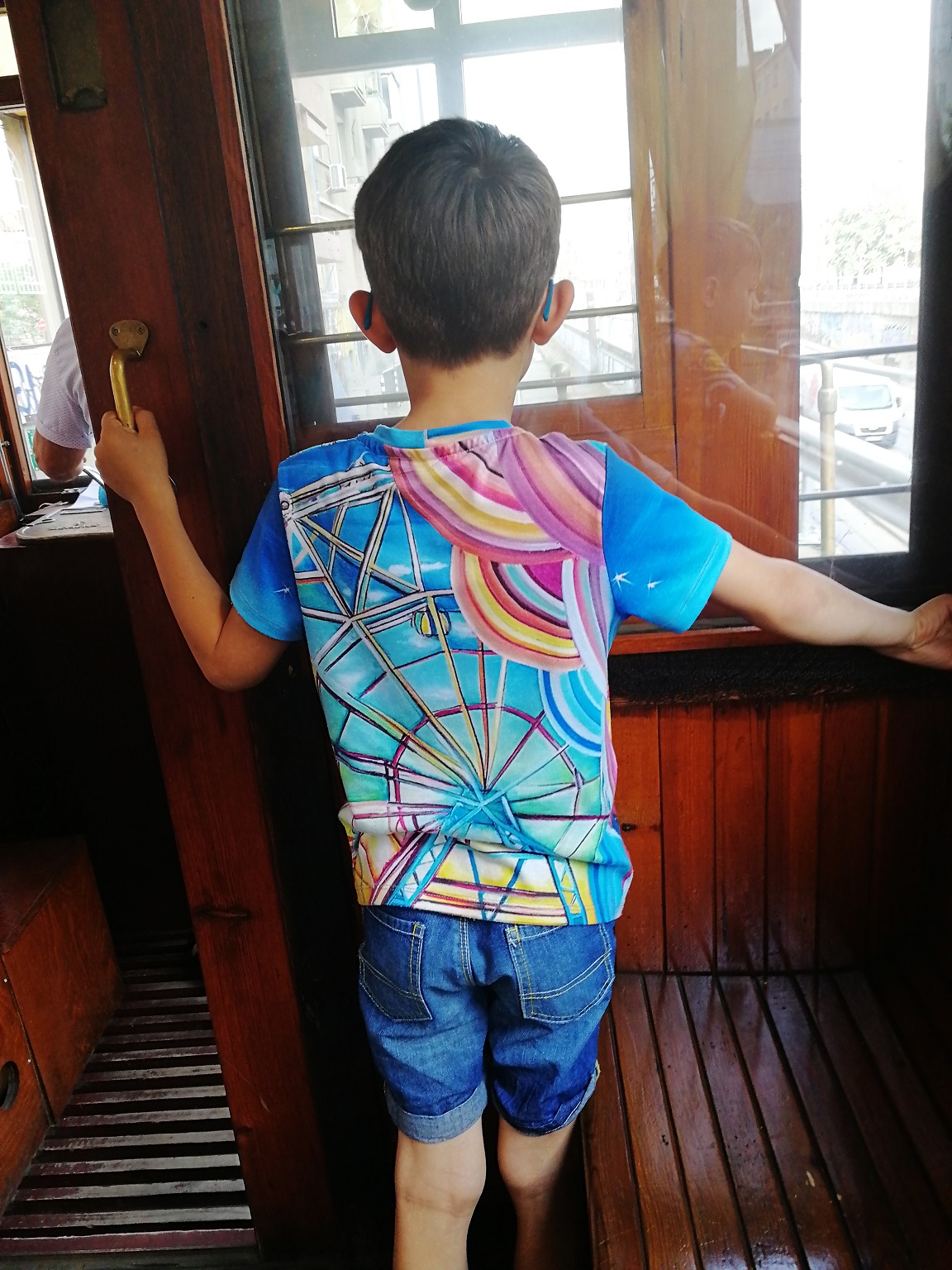 7. Tram cr
