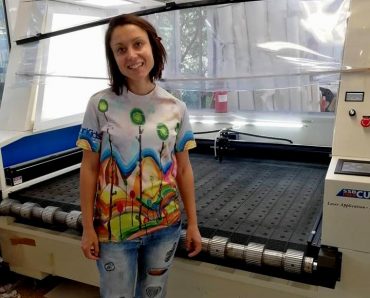 Where does Mom make these amazing T-shirts?